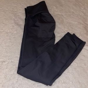 Scrunch Butt Grey Size Medium Workout Pants